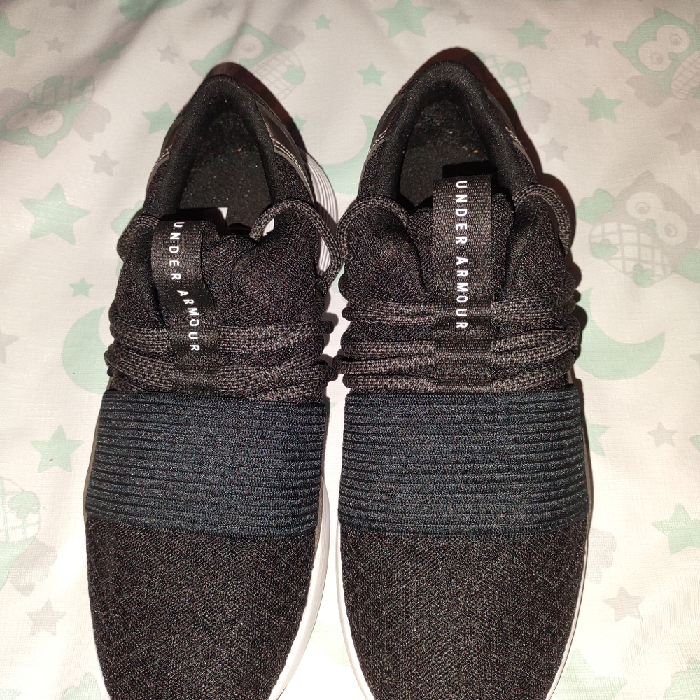Ladies size 7 Under Armour shoes